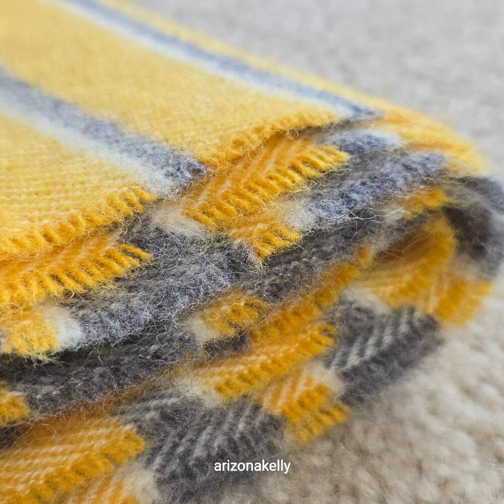 NWT McNutt Lambswool Scarf Donegal Ireland Yellow & Grey - Picture 14 of 14